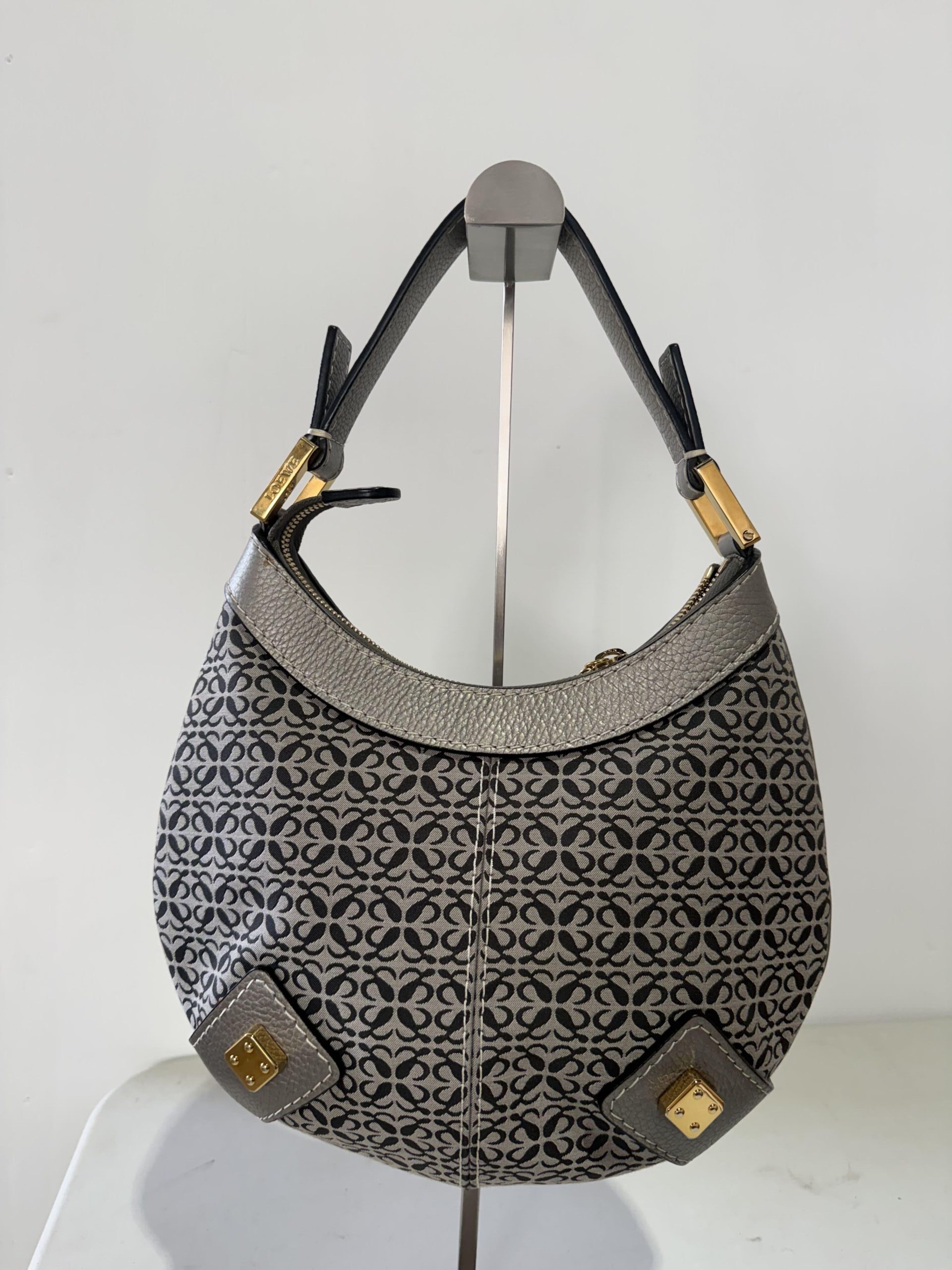 LOEWE Hobo Anagram Canvas & Leather - Imagen 3