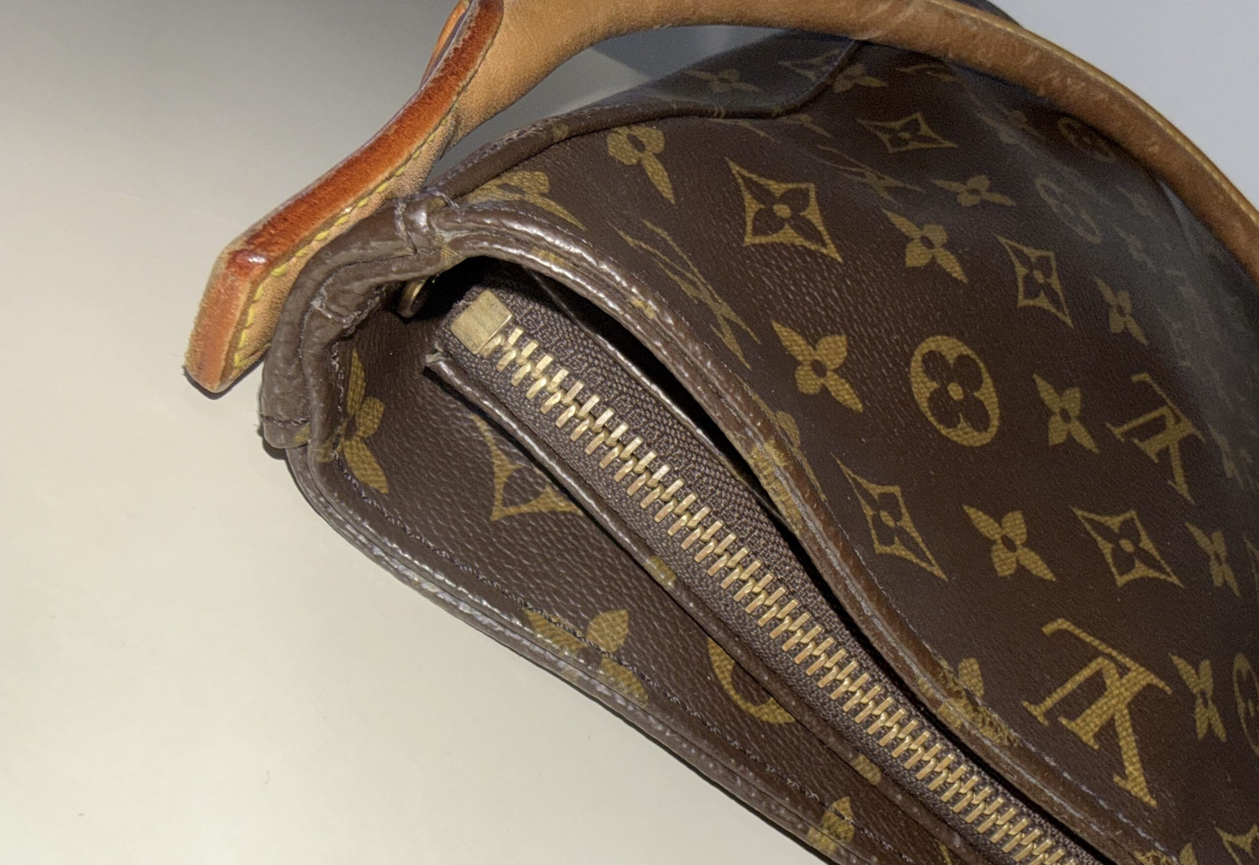 Louis Vuitton Looping - Imagen 12