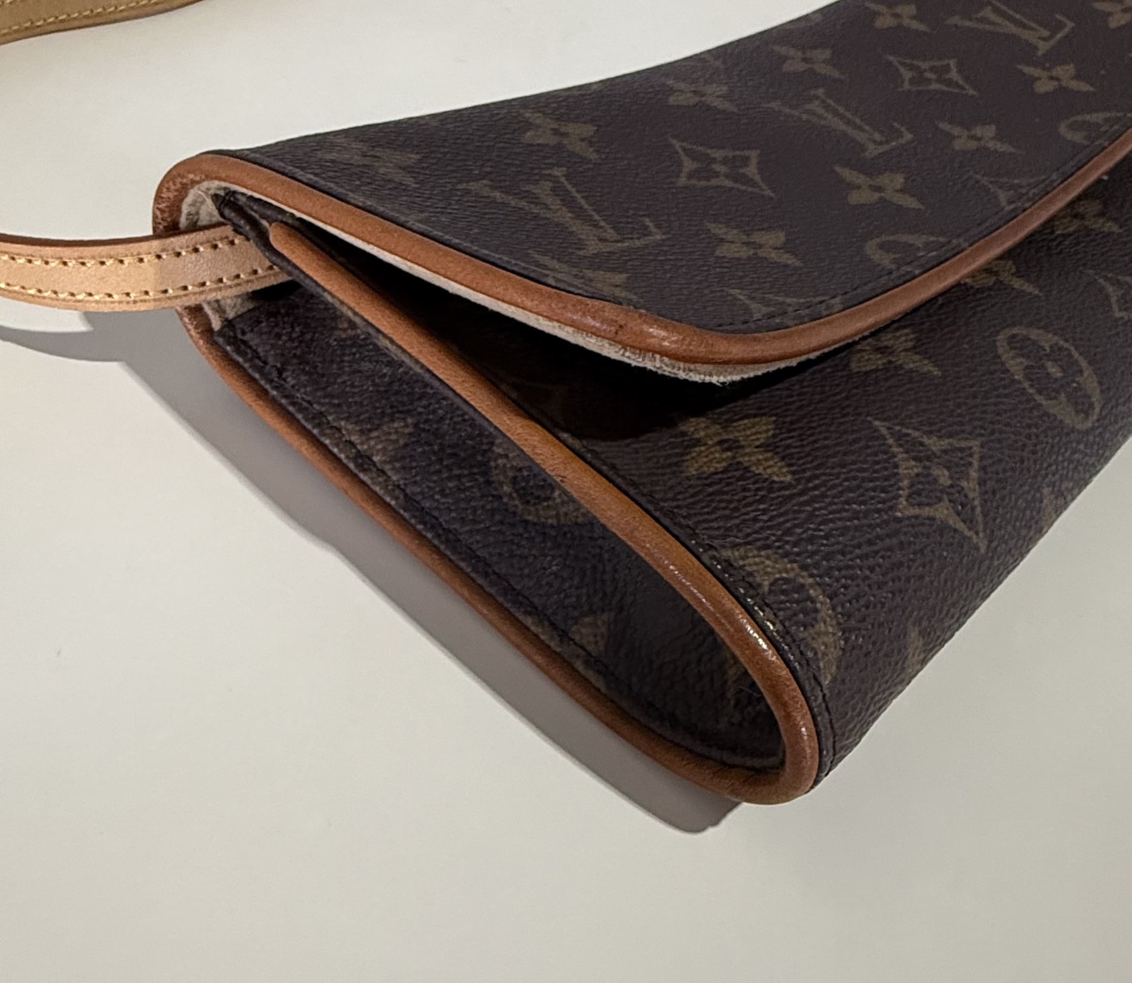 Louis Vuitton Pochette Twin PM original - Imagen 6