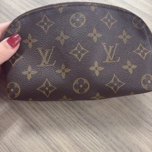 LOUIS VUITTON NECESER