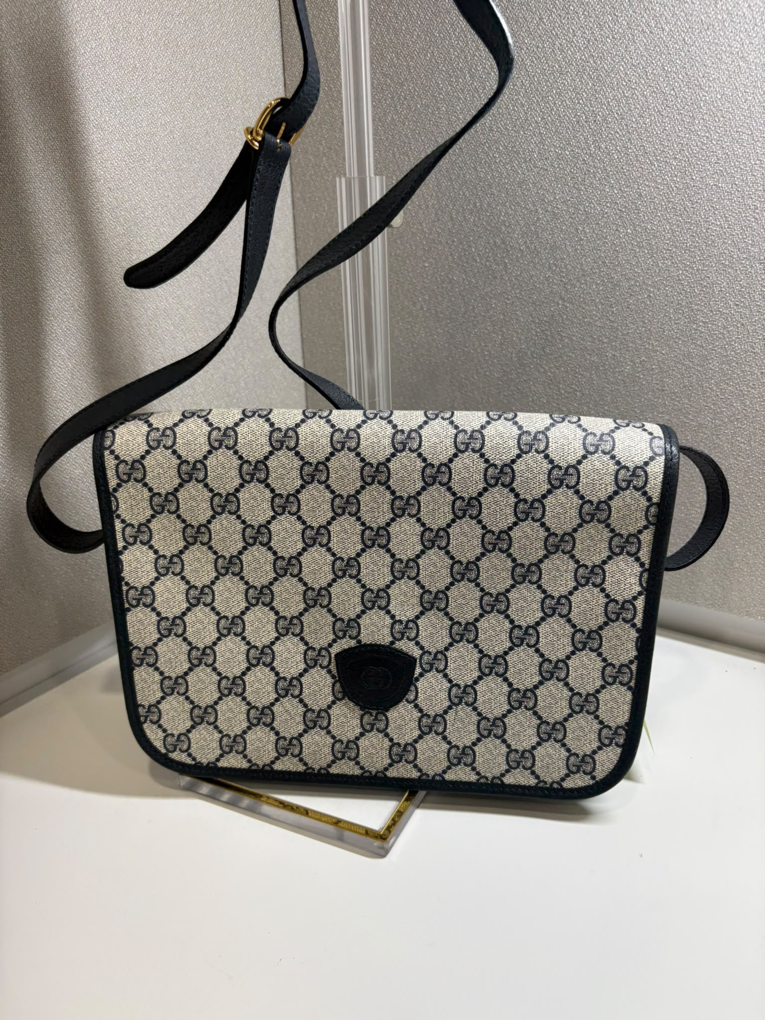 Gucci GG Supreme Messenger Bag