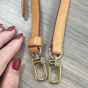 LOUIS VUITTON ASA BANDOLERA VACHETTA