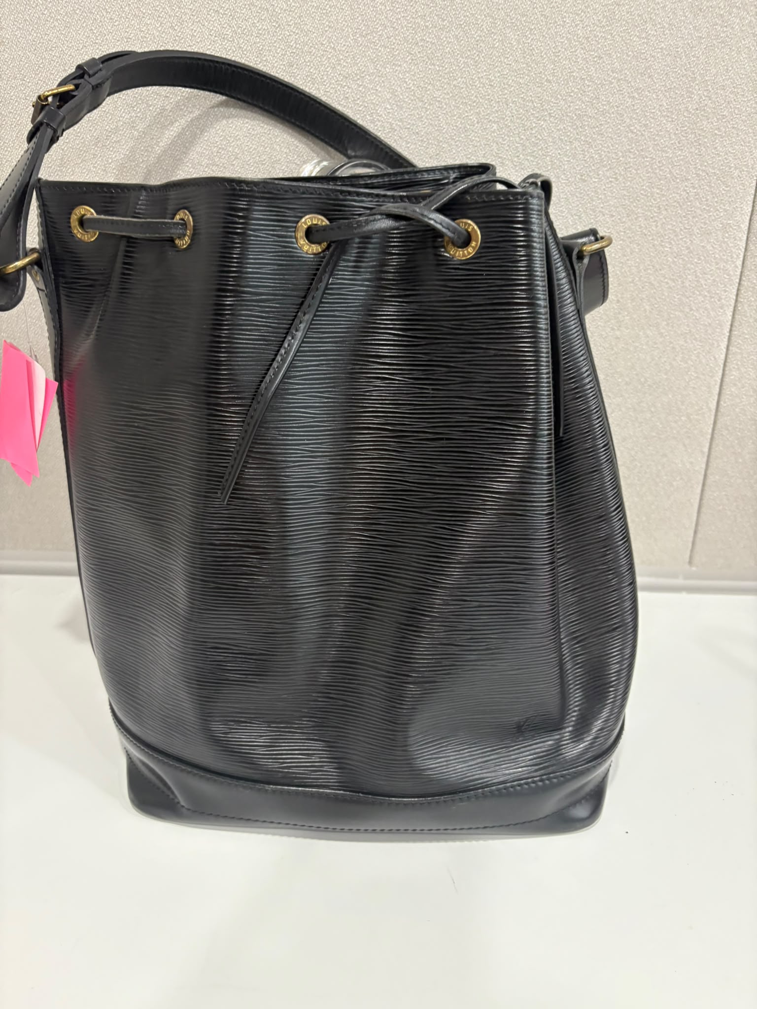 LOUIS VUITTON NOE EPI NEGRO