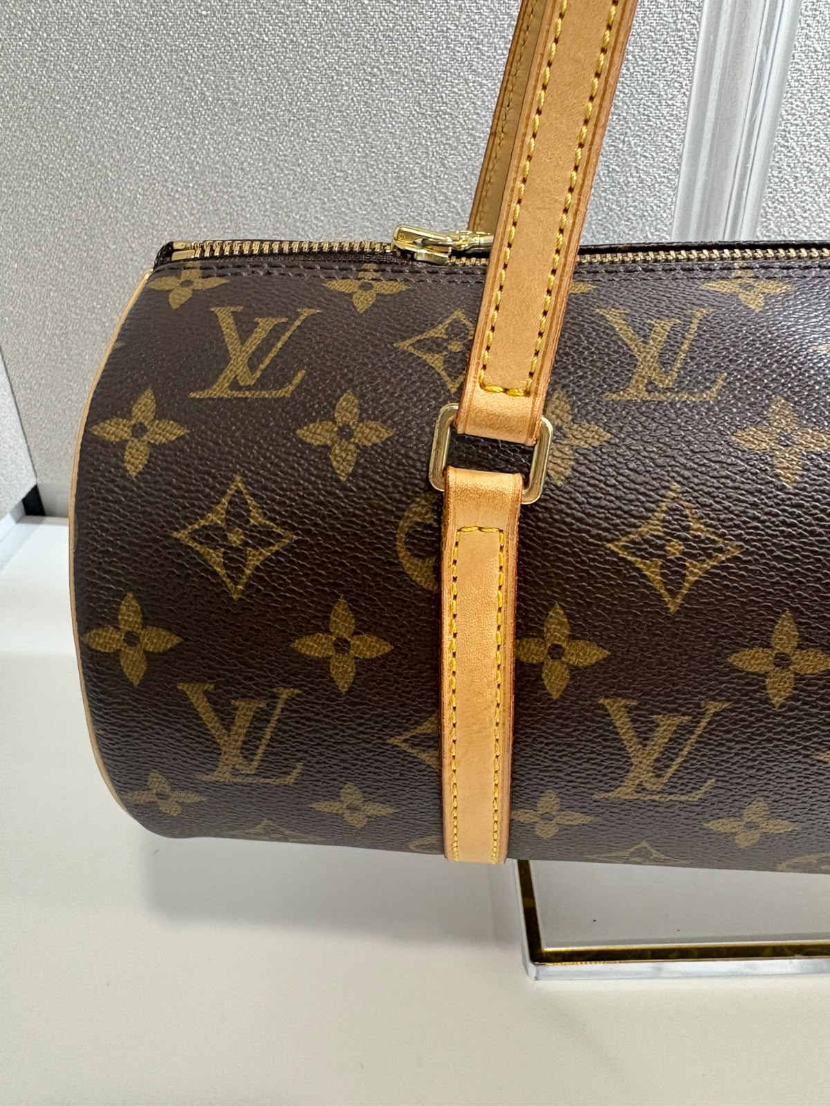 Louis Vuitton Papillon 30 Monogram Canvas con Mini Papillon - Imagen 4