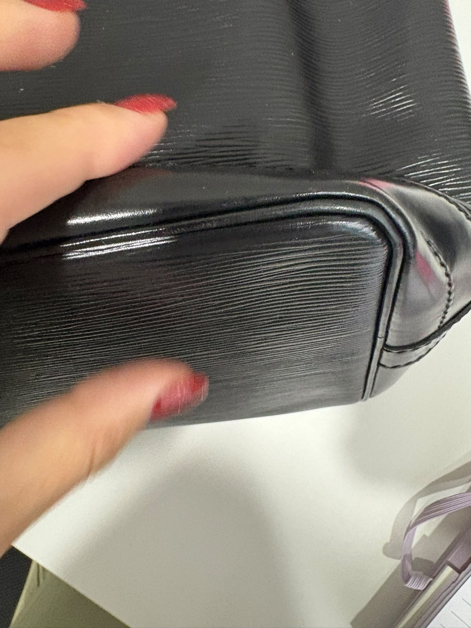 LOUIS VUITTON NOE EPI NEGRO - Imagen 10