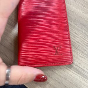 LOUIS VUITTON TARJETERO EPI ROJO