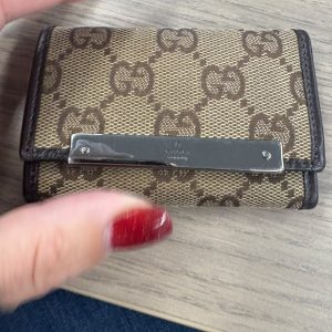GUCCI PORTALLAVES