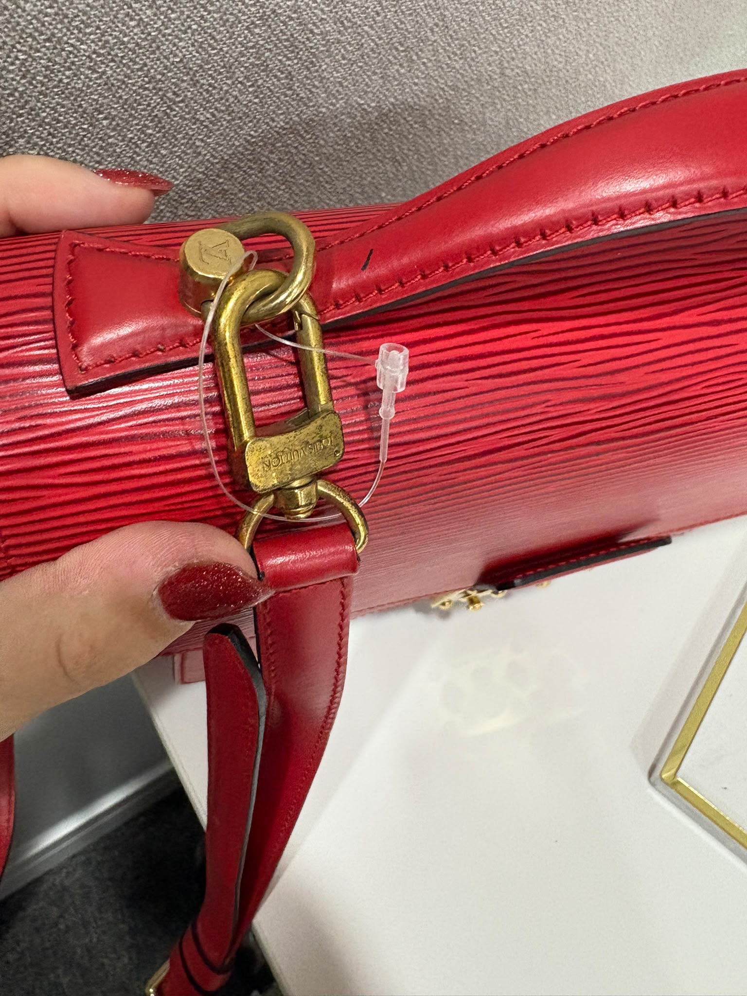 Louis Vuitton Monceau Epi Rouge - Imagen 10