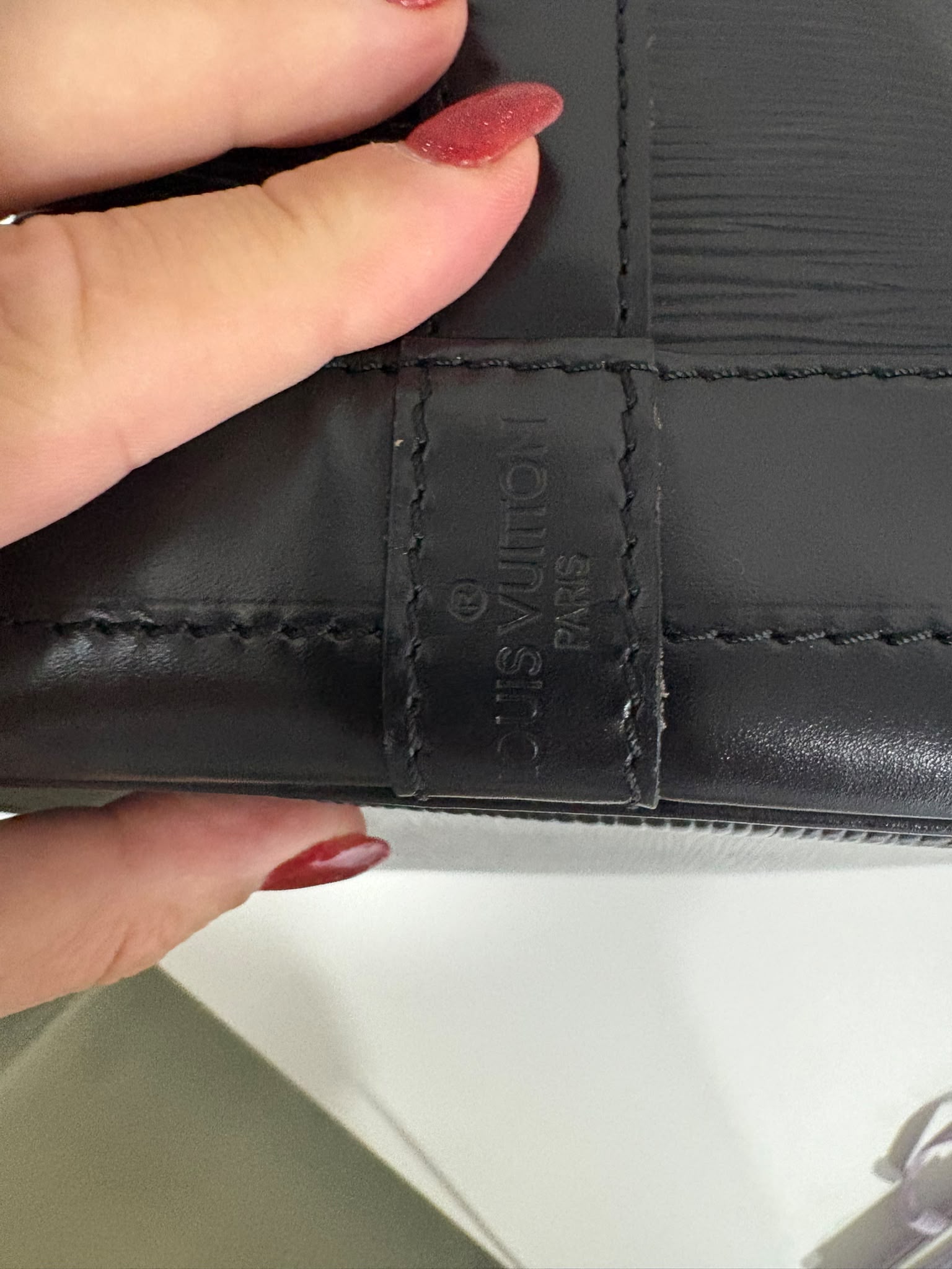 LOUIS VUITTON NOE EPI NEGRO - Imagen 12