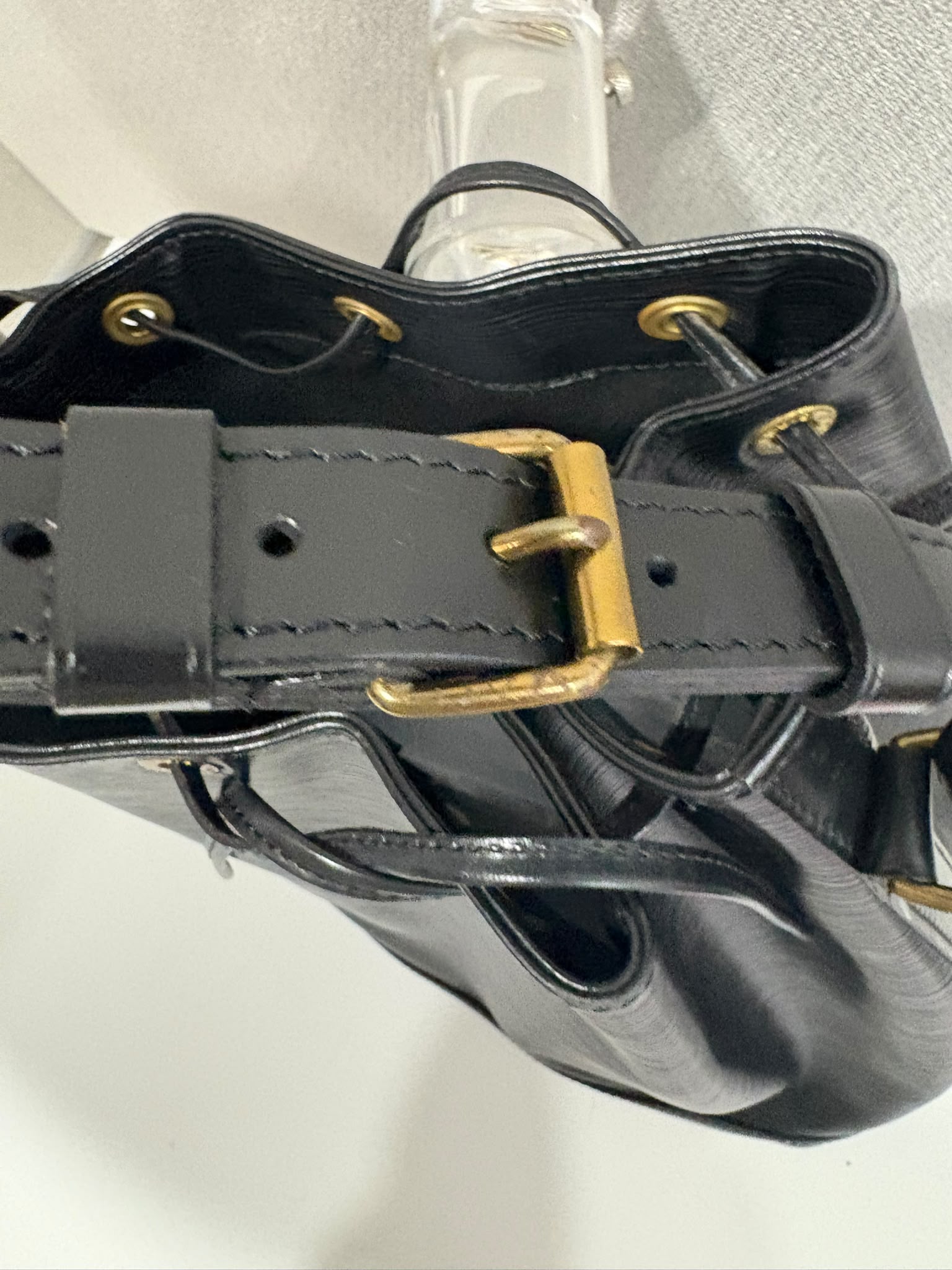 LOUIS VUITTON NOE EPI NEGRO - Imagen 9