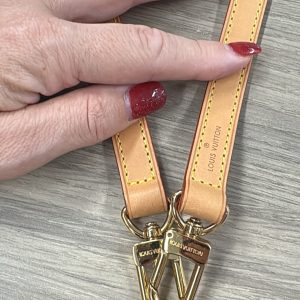 LOUIS VUITTON ASA BANDOLERA VACHETTA