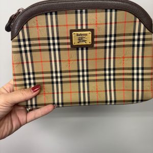 NECESER BURBERRY