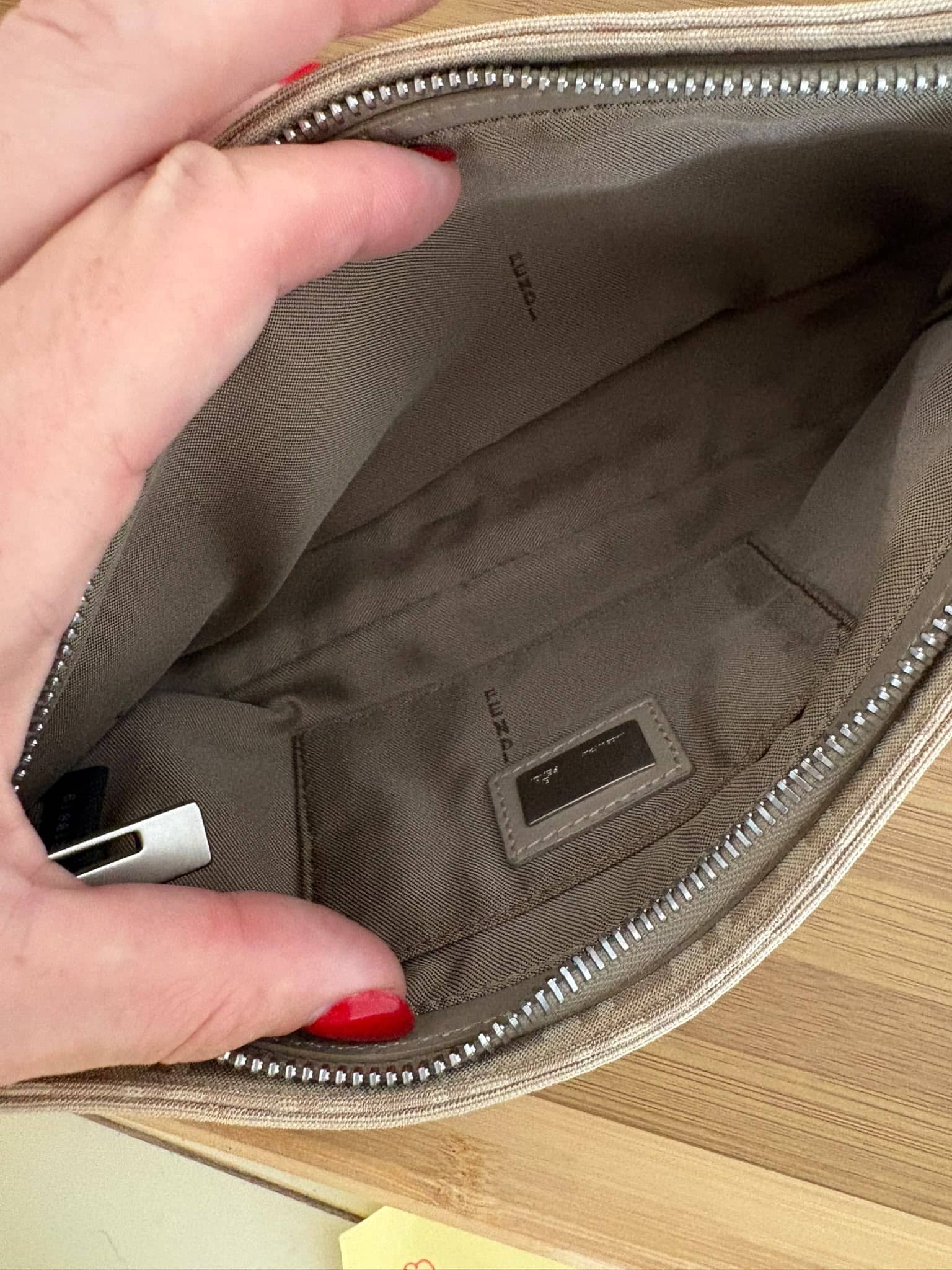 Fendi Zucchino Shoulder Bag Beige - Imagen 6